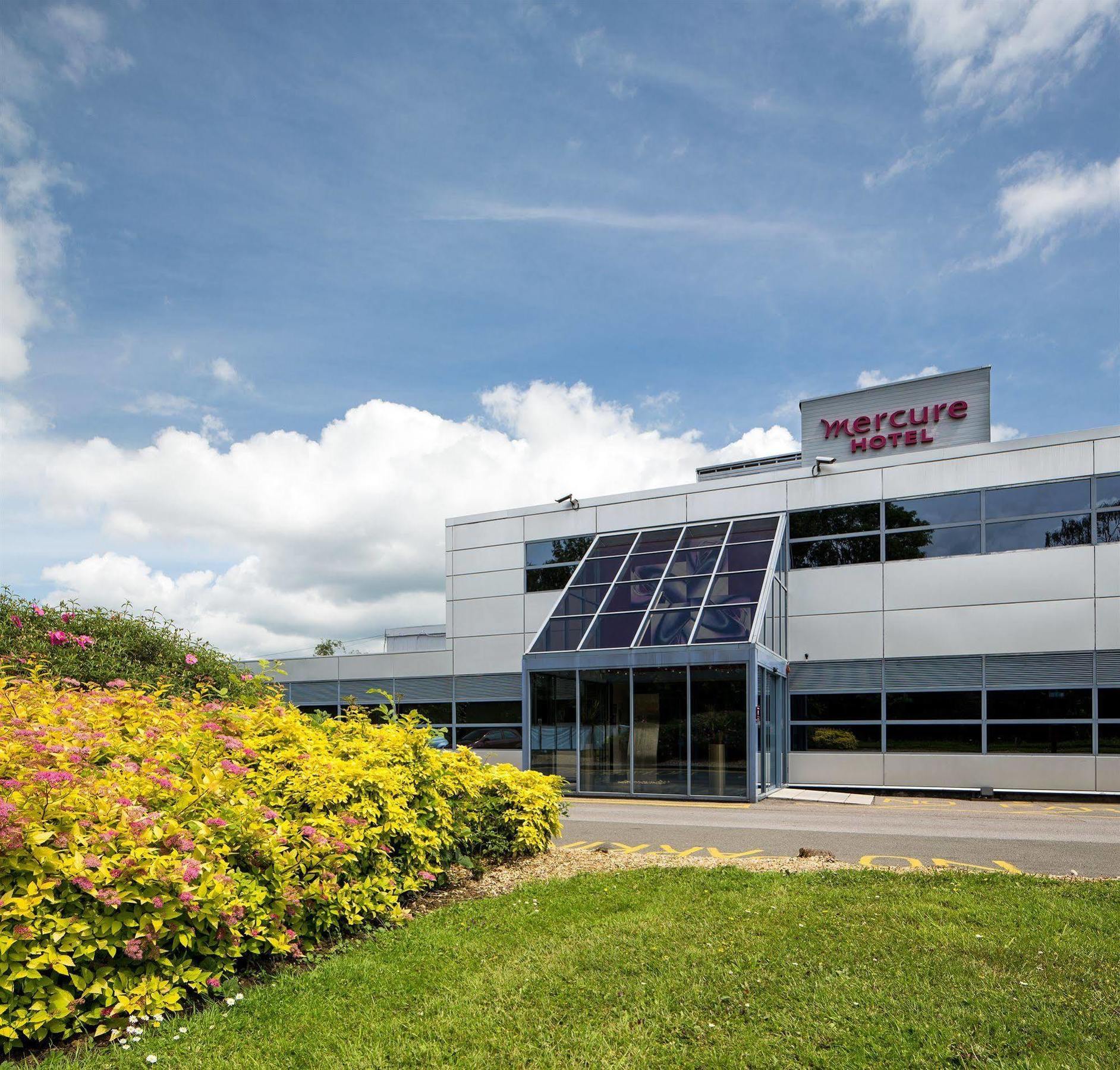 Mercure London Watford Hotel Exterior photo