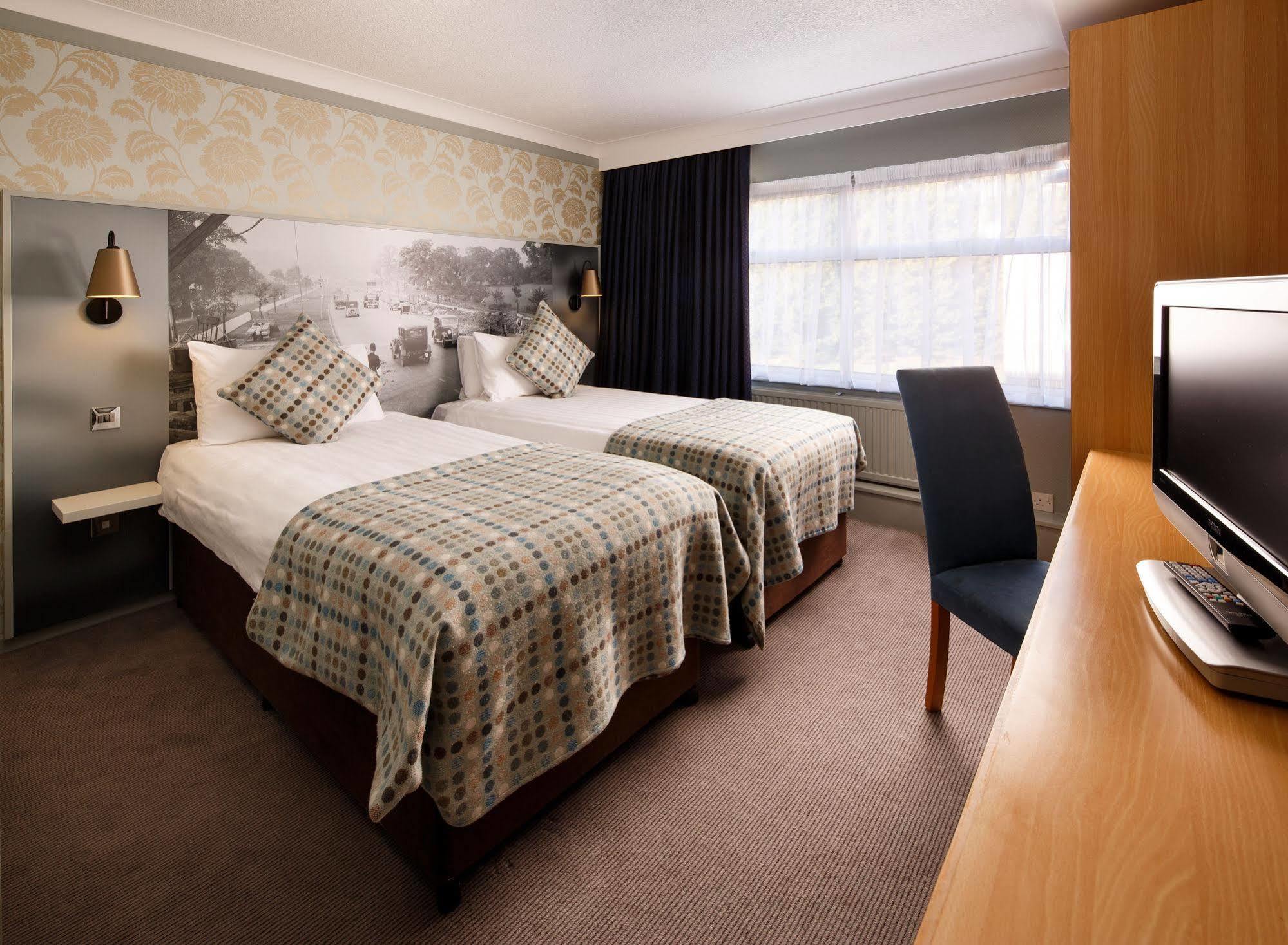 Mercure London Watford Hotel Exterior photo